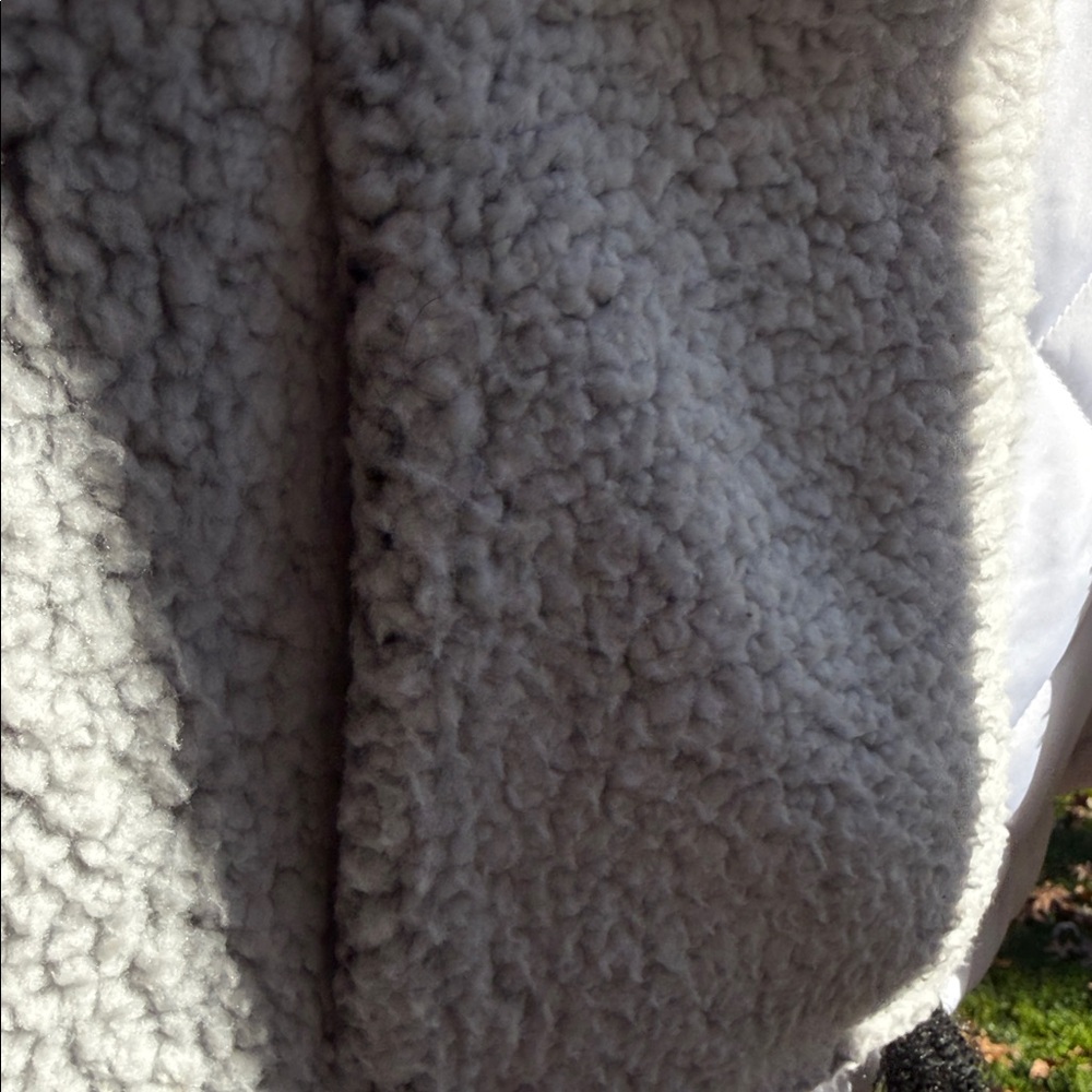 Free Country Women's Gray And White Reversible Quilted Vest - Picture 7 of 9